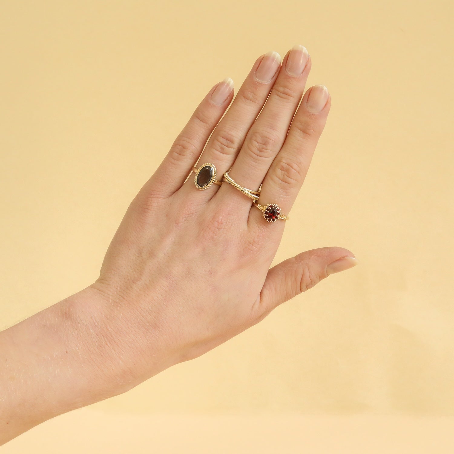 Vintage Garnet Flower ring | 14K Goud