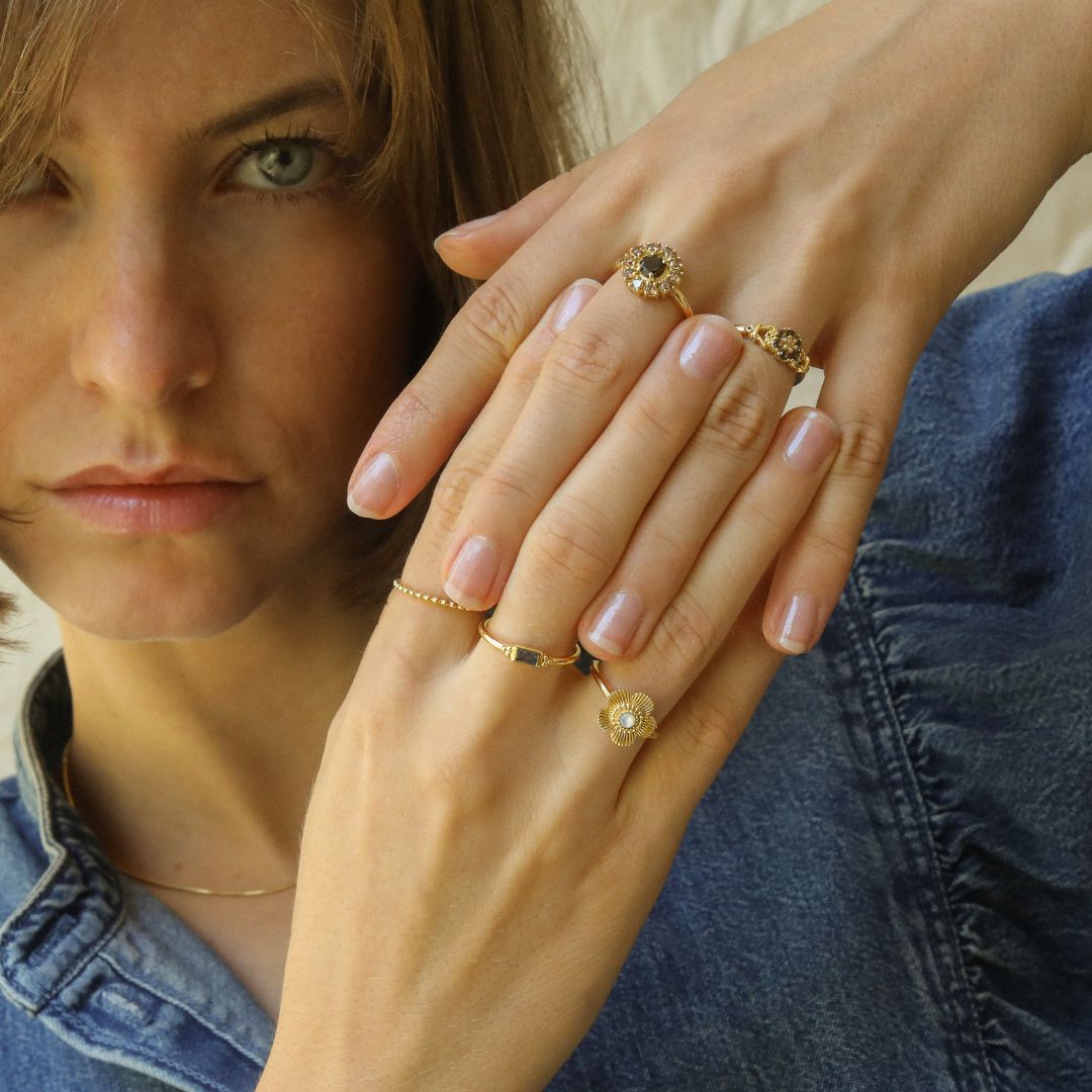 Elegant Smoky Flower ring
