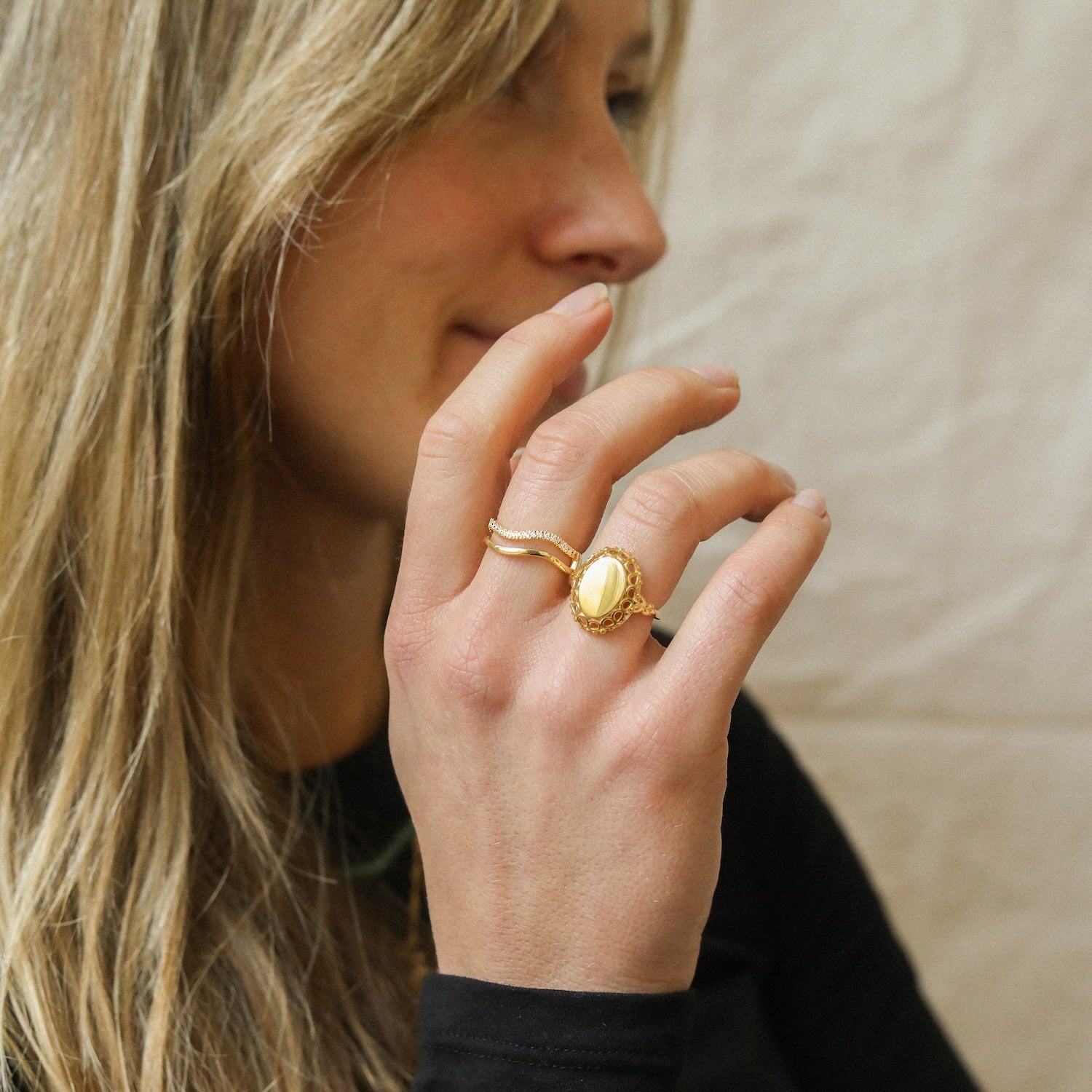 Lucy Engravable Signet ring