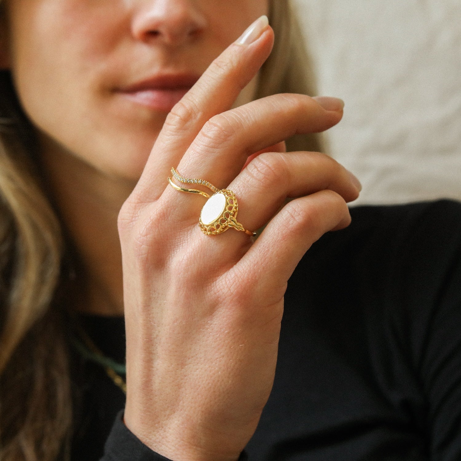 Lucy Engravable Signet ring