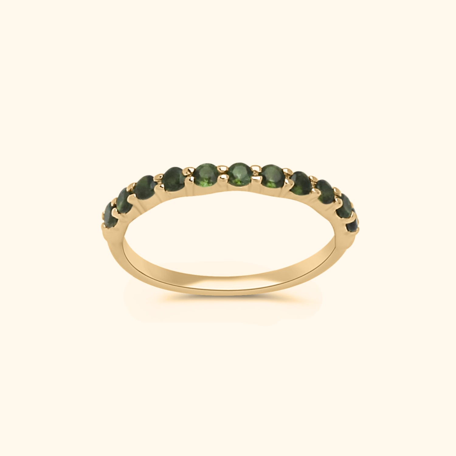 10 karaat gouden half eternity ring met groene toermalijnen – elegant en tijdloos.