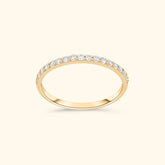 Fijne gouden stacking ring 14K met kleine diamanten – elegante dames ring