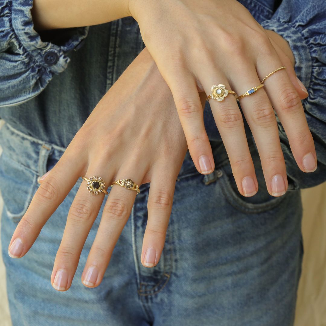 Elegant Smoky Flower ring