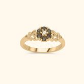 Elegant Brown Champagne Flower Ring - goudkleurige damesring met bloemdesign en champagnekleurige stenen.