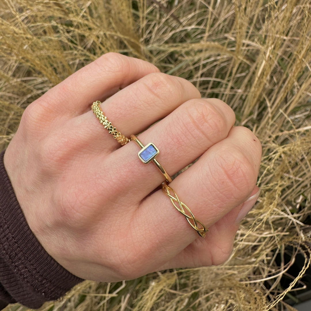 Ringstack met gold plated ringen - stackers en labradoriet steen ring