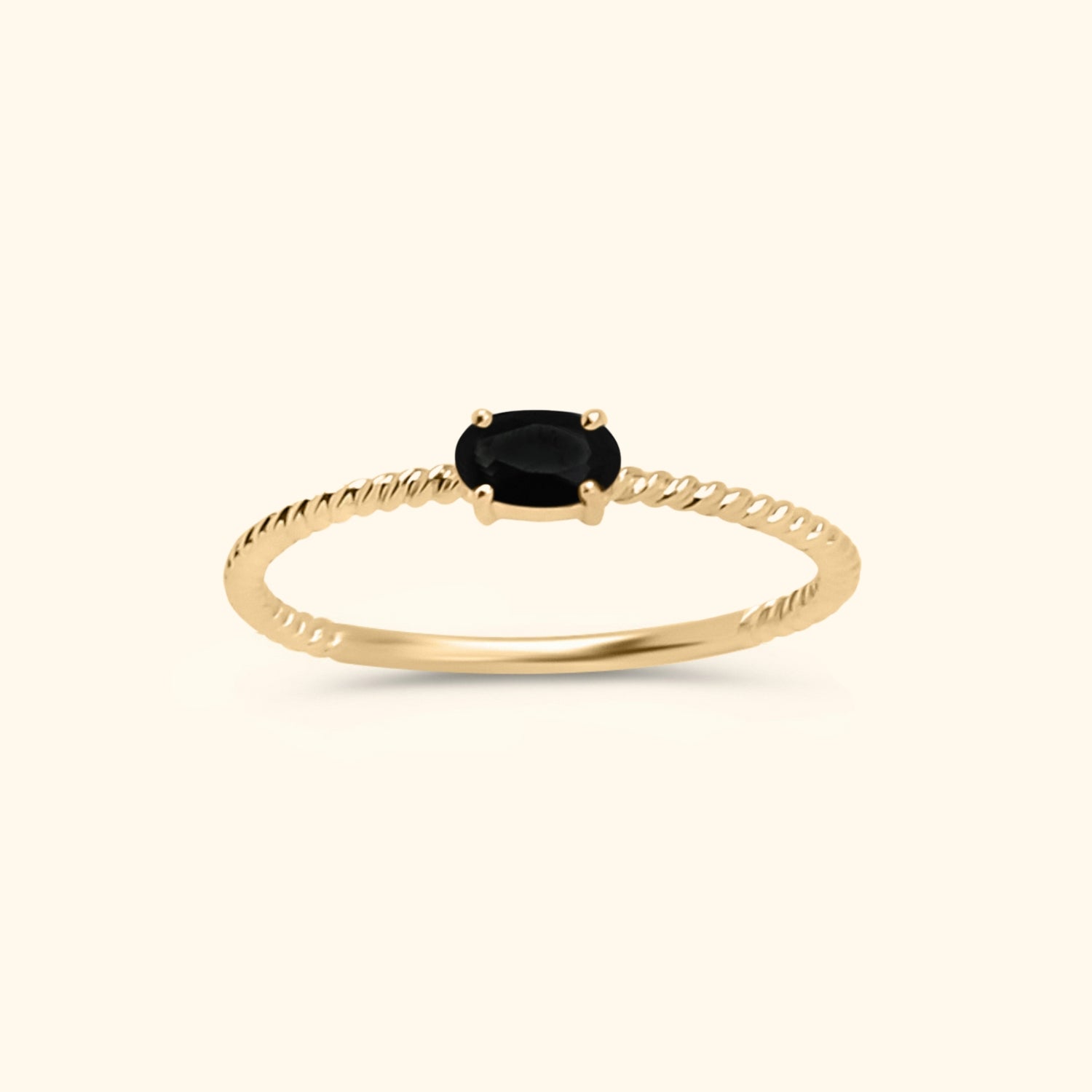 Tina Twisted Black Spinel Ring - 9 karaat gouden ring met zwarte spinel steen.