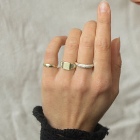 Vintage Engraving Ring | with Initial | Gold colored